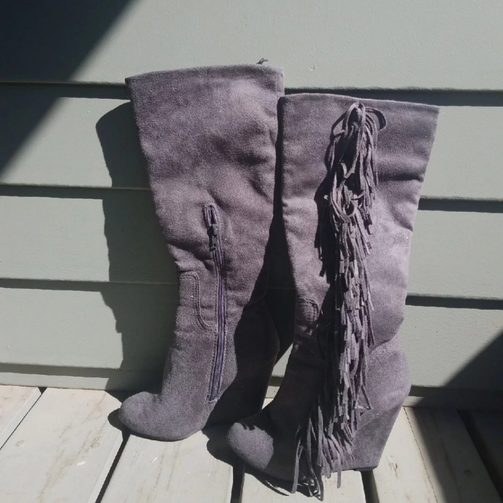 Grey suede fringe calf-length boots!